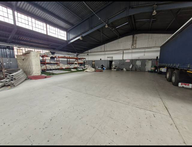 3,029M² WAREHOUSE TO LET IN CITY & SUBURBAN